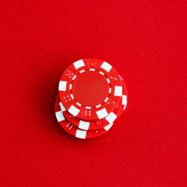 Free spin bonus round with expanding wild symbols highlighted